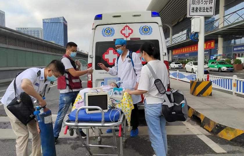 来宾救护车出租公司