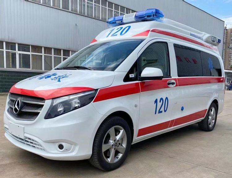 来宾奔驰救护车